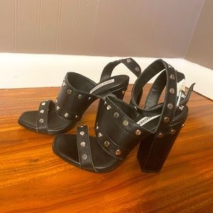 Steve Madden  Black Leather Open Toe Ankle Strap Sandals